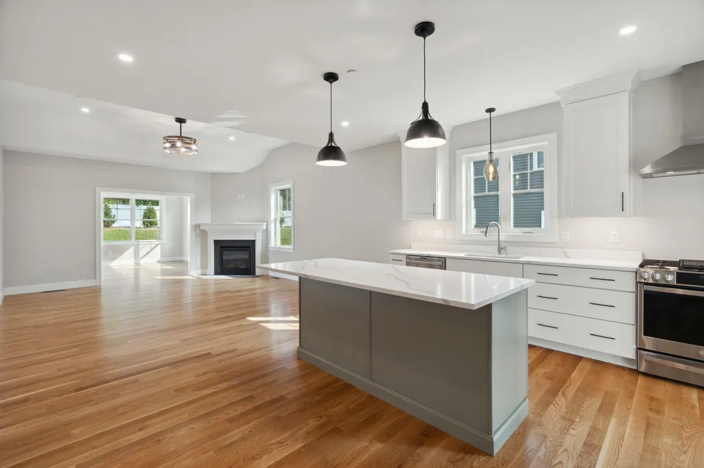 84 Sage Lane Portsmouth NH 03801