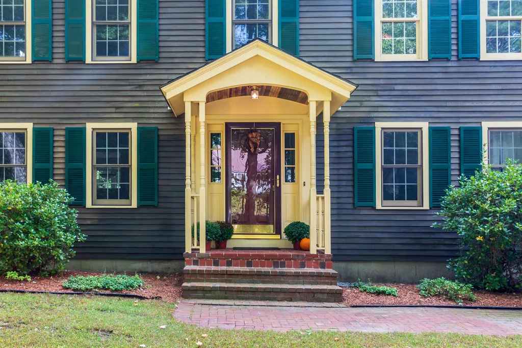 33 Goss Drive Henniker NH 03242