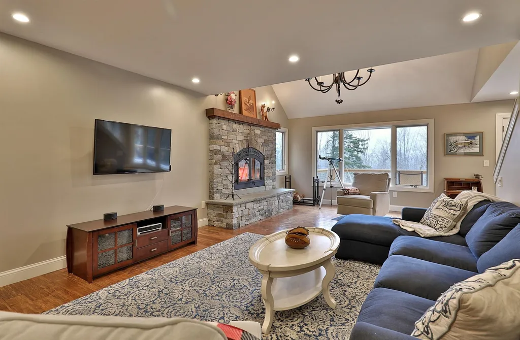 51 Great Pond Road Rochester VT 05767