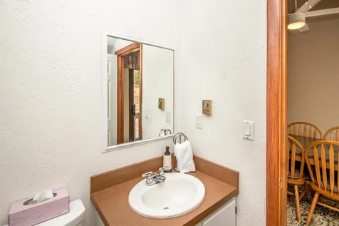 123 Stonehurst Manor Road Conway NH 03860