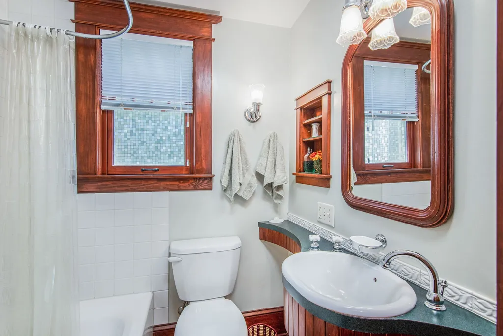 72 Catherine Street Burlington VT 05401