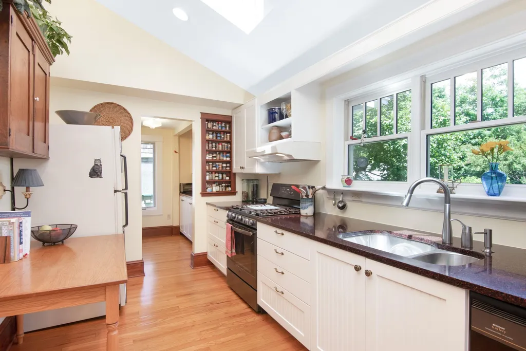 72 Catherine Street Burlington VT 05401