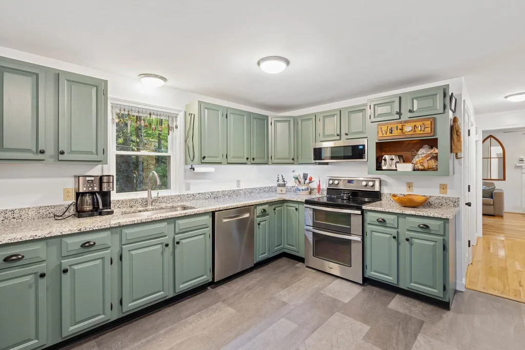 9 Gerald Drive Newbury NH 03255