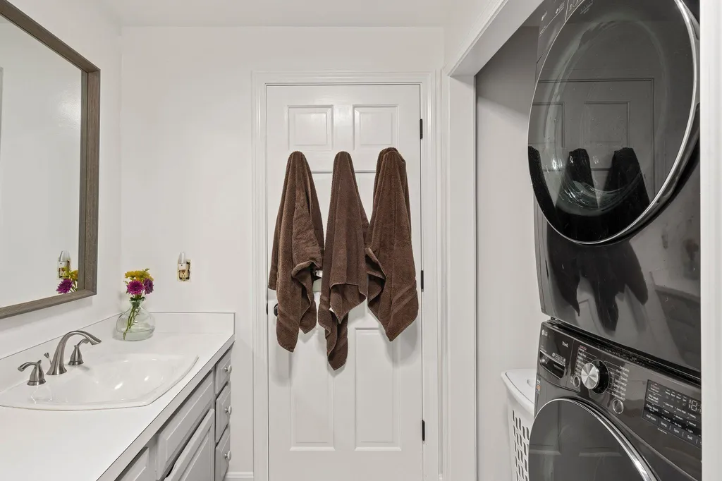 9 Gerald Drive Newbury NH 03255