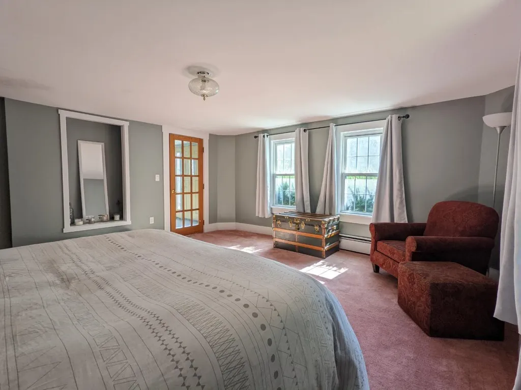127 Farmington Road Rochester NH 03867