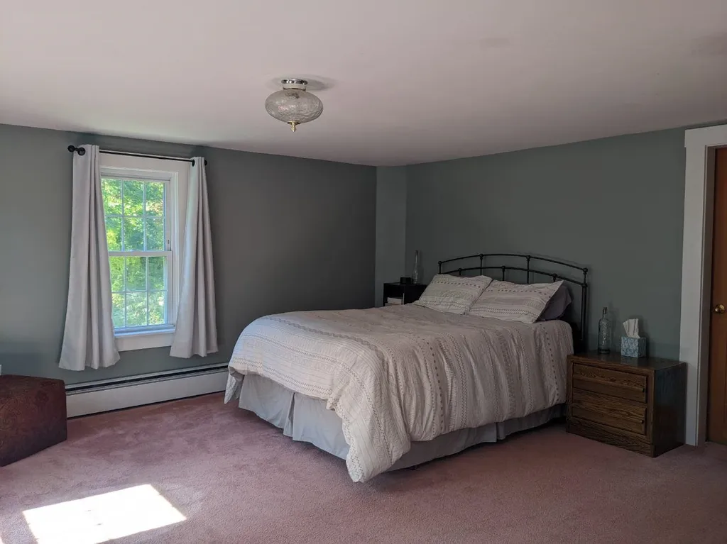 127 Farmington Road Rochester NH 03867