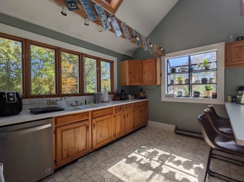 127 Farmington Road Rochester NH 03867
