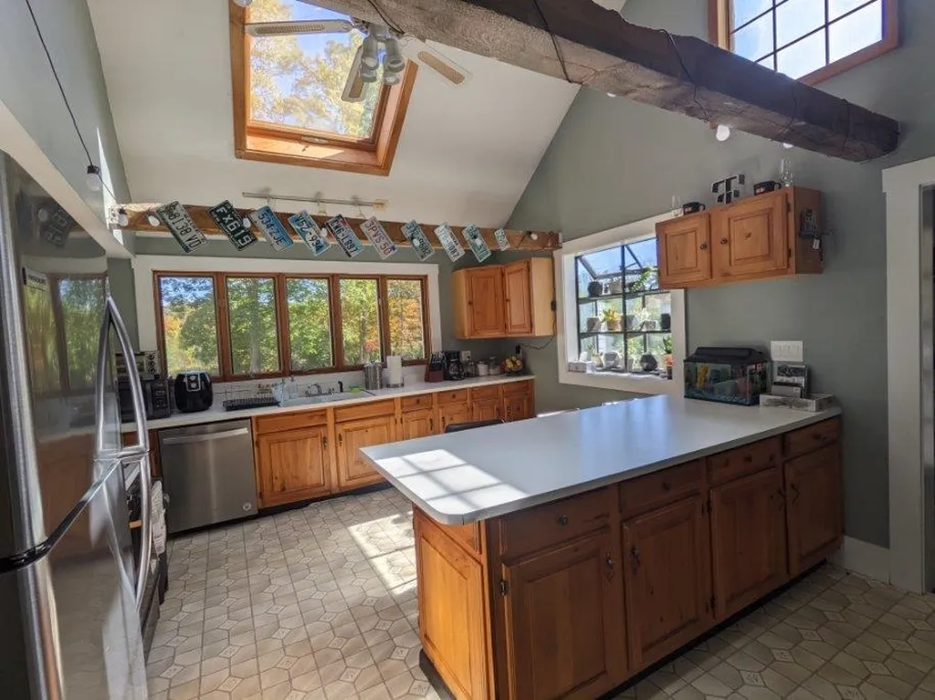 127 Farmington Road Rochester NH 03867