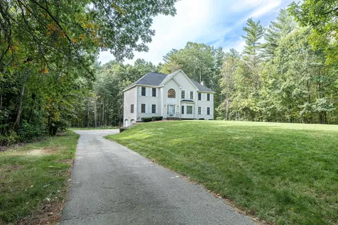 27 Beacon Hill Road Windham NH 03087