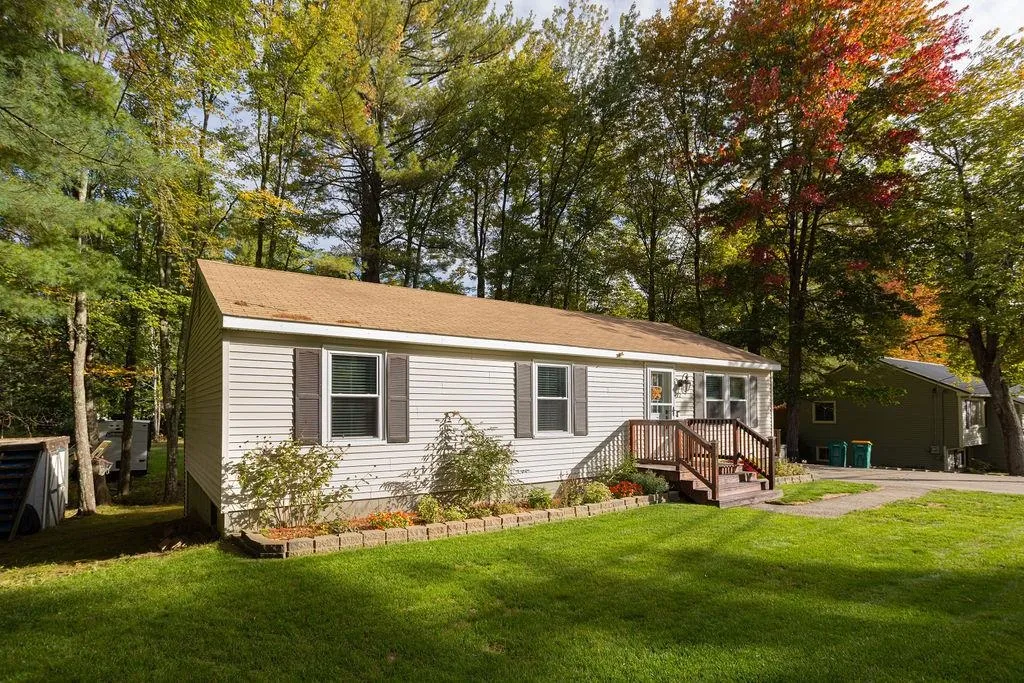 72 Ledgeview Drive Rochester NH 03839