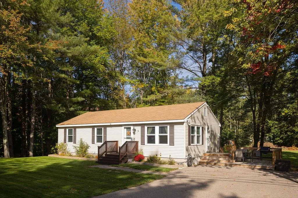 72 Ledgeview Drive Rochester NH 03839