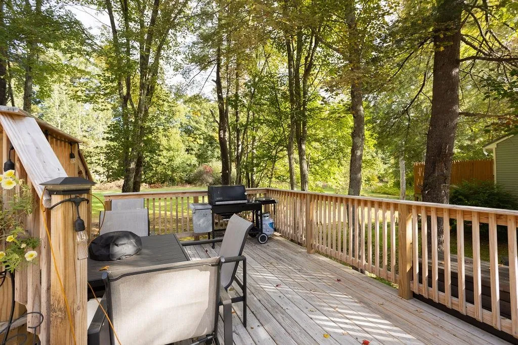 72 Ledgeview Drive Rochester NH 03839