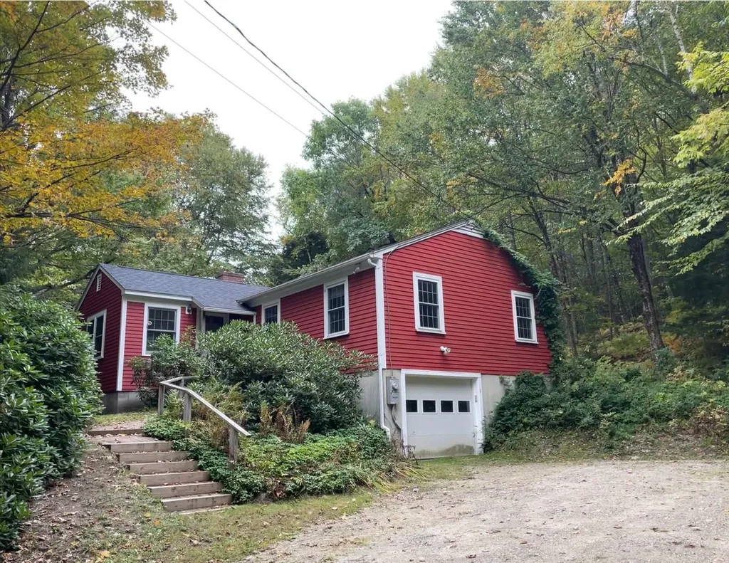 1143 King Hill Road New London NH 03257