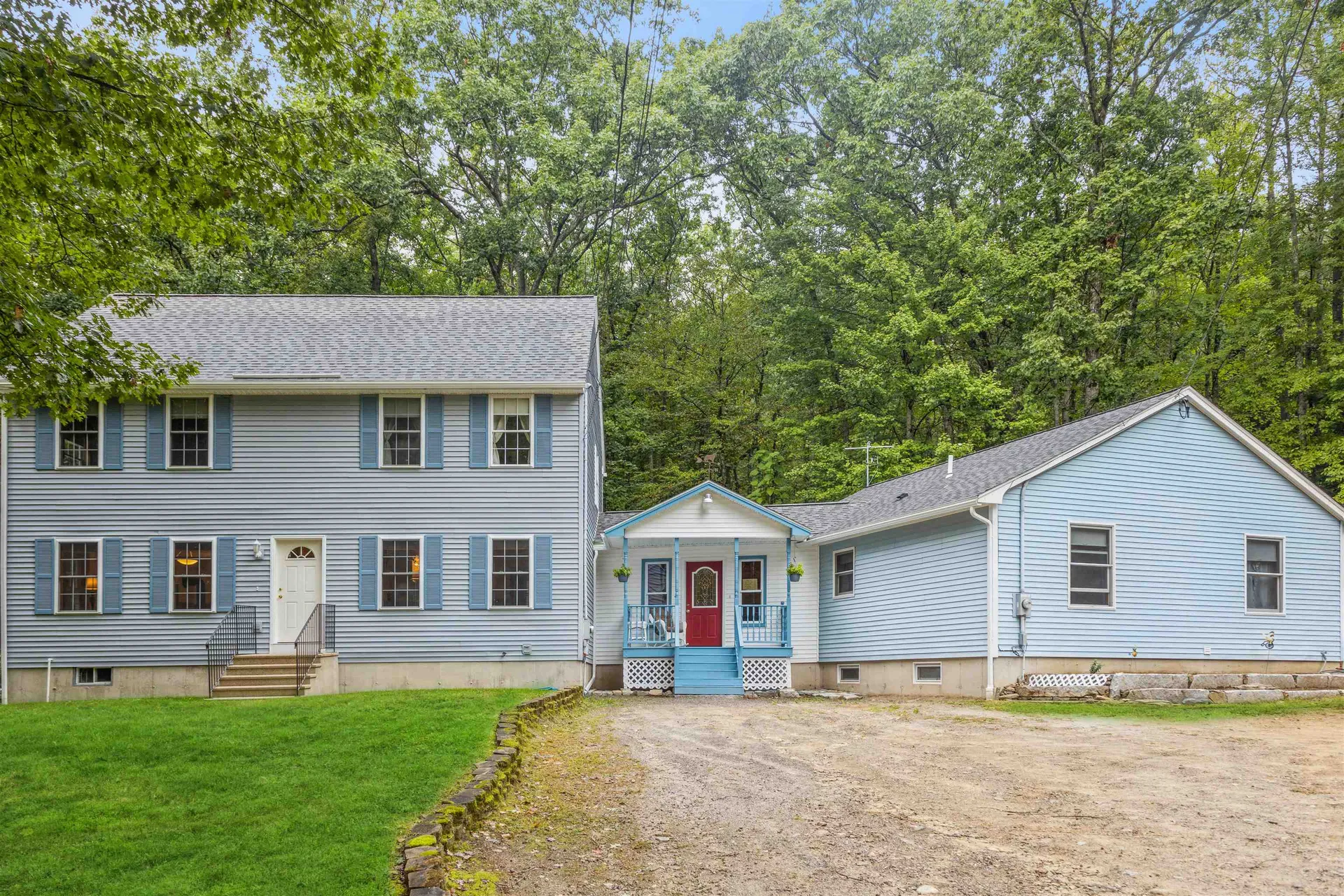 30 Old Bye Road Raymond NH 03077