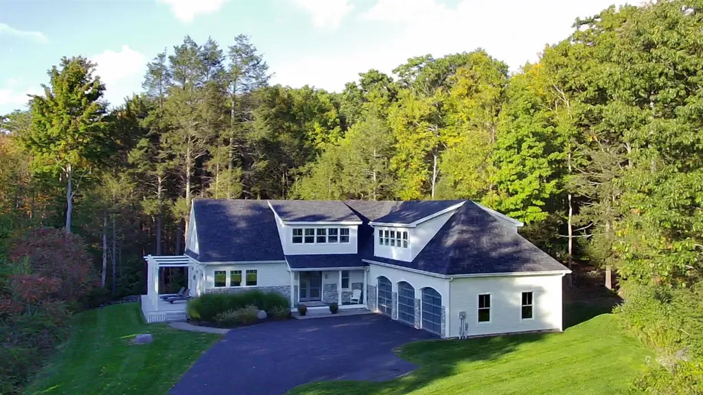 16 Stone Meadow Way Greenland NH 03840