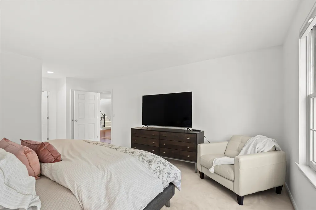 29 Pebble Beach Drive Bedford NH 03110