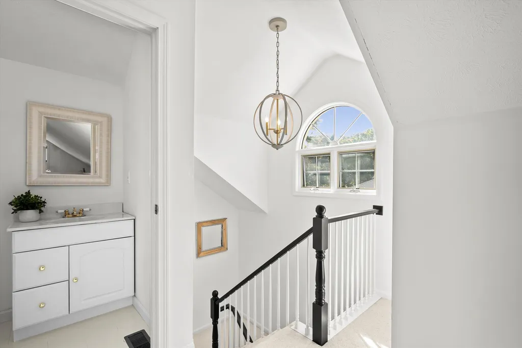 29 Pebble Beach Drive Bedford NH 03110