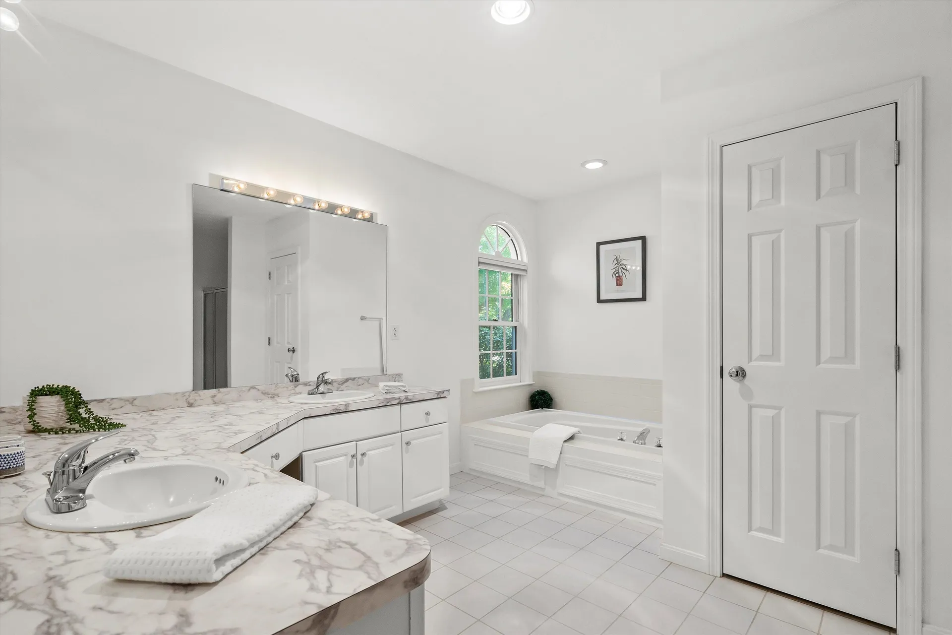 29 Pebble Beach Drive Bedford NH 03110