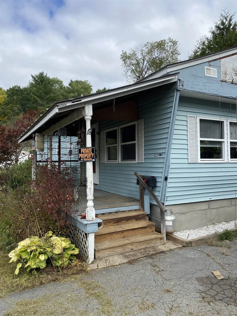 35 Grandview Street Claremont NH 03743