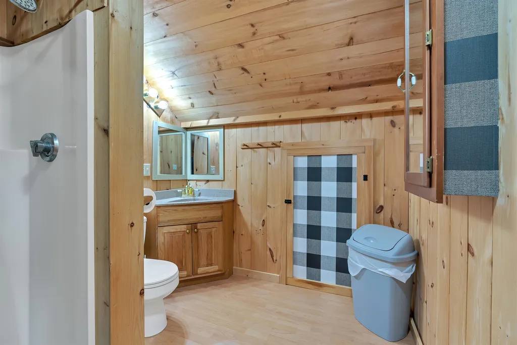 433 Cowdrey Path Woodstock VT 05071