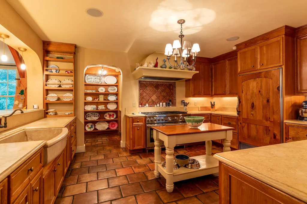 683 Church Street Chester VT 05143