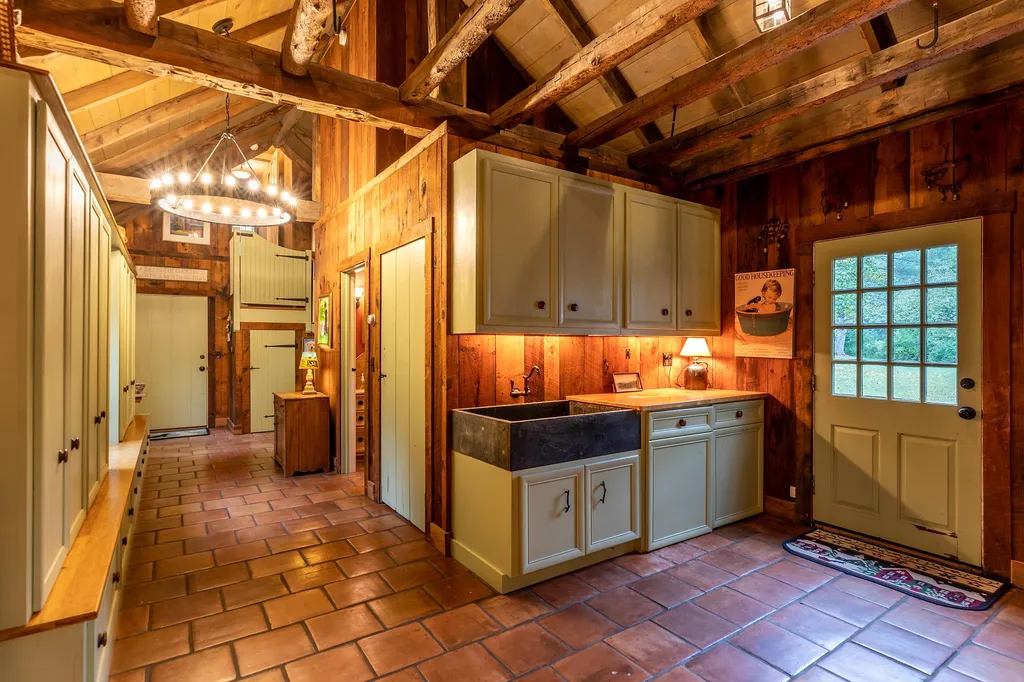 683 Church Street Chester VT 05143