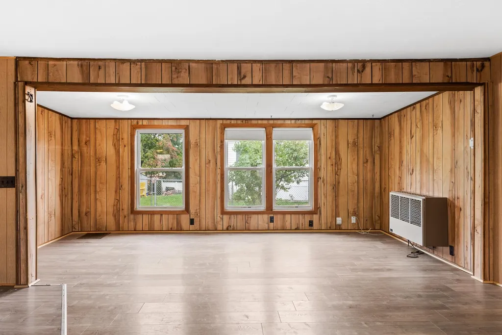 11 Evelyn Avenue Raymond NH 03077