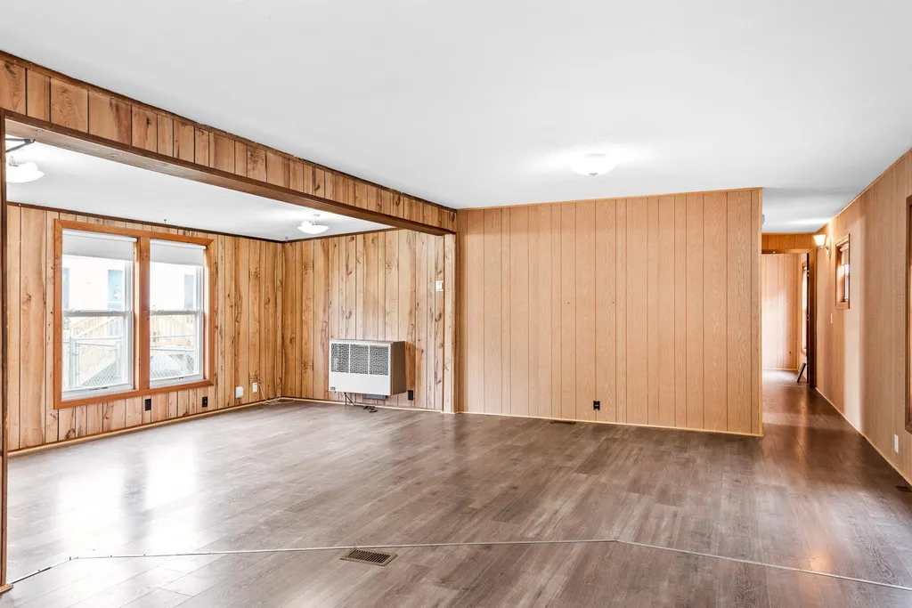 11 Evelyn Avenue Raymond NH 03077