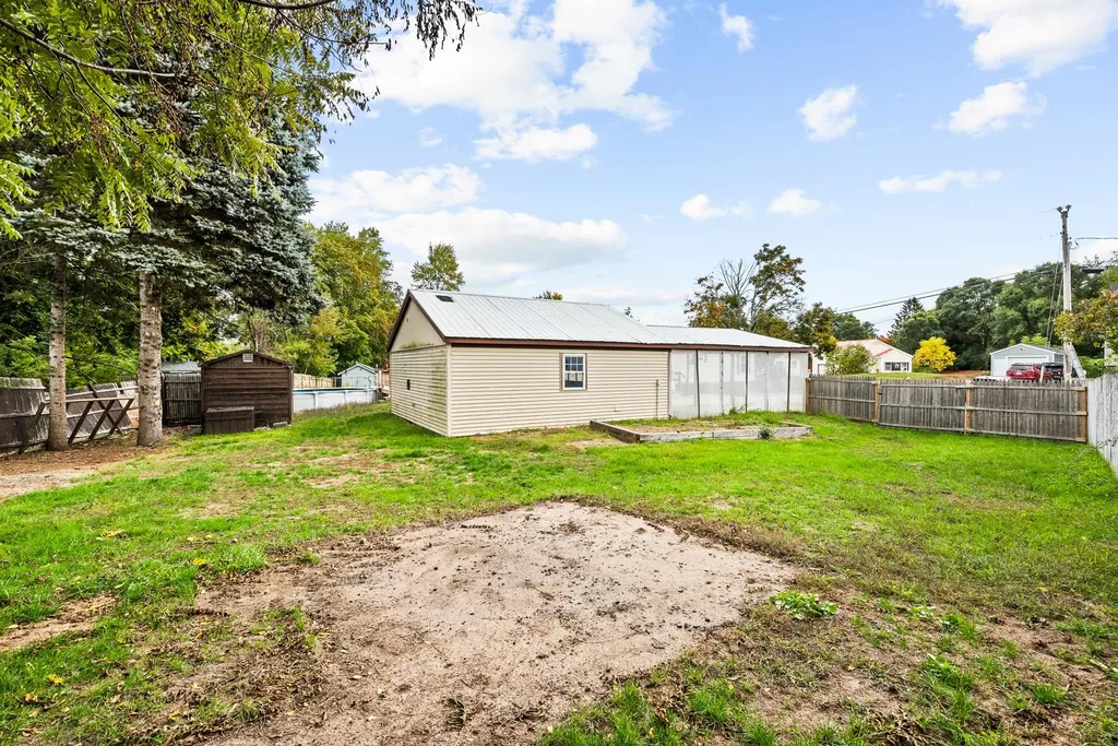 11 Evelyn Avenue Raymond NH 03077