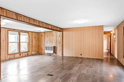 11 Evelyn Avenue Raymond NH 03077