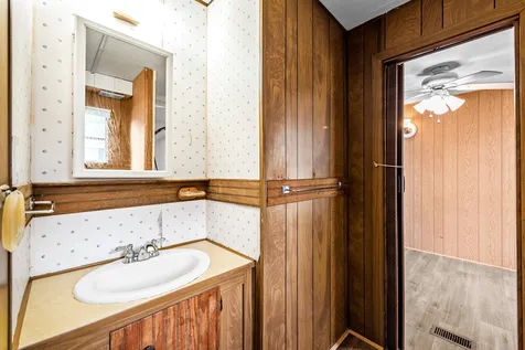 11 Evelyn Avenue Raymond NH 03077