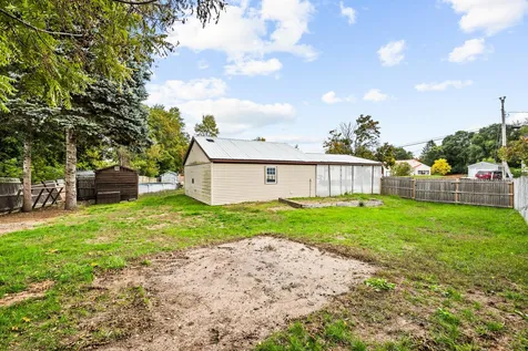 11 Evelyn Avenue Raymond NH 03077