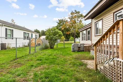 11 Evelyn Avenue Raymond NH 03077