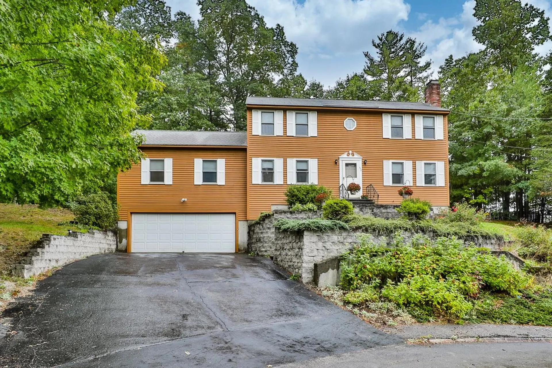 9 Chung Street Nashua NH 03062-1888