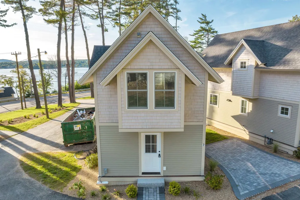 109 Weirs Boulevard Laconia NH 03246