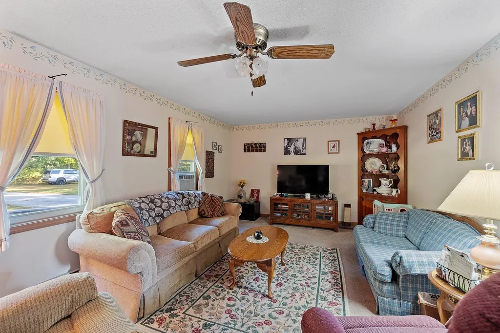 30 Sandogardy Pond Road Northfield NH 03276