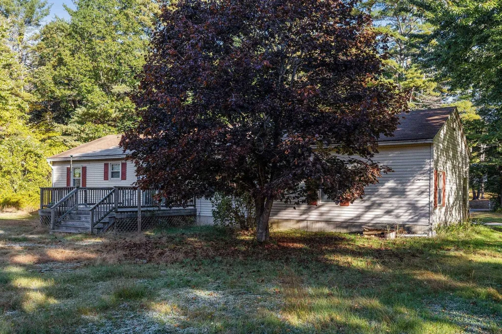 30 Sandogardy Pond Road Northfield NH 03276