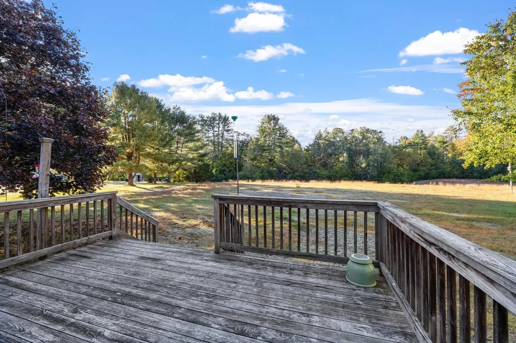 30 Sandogardy Pond Road Northfield NH 03276