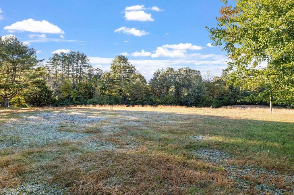 30 Sandogardy Pond Road Northfield NH 03276