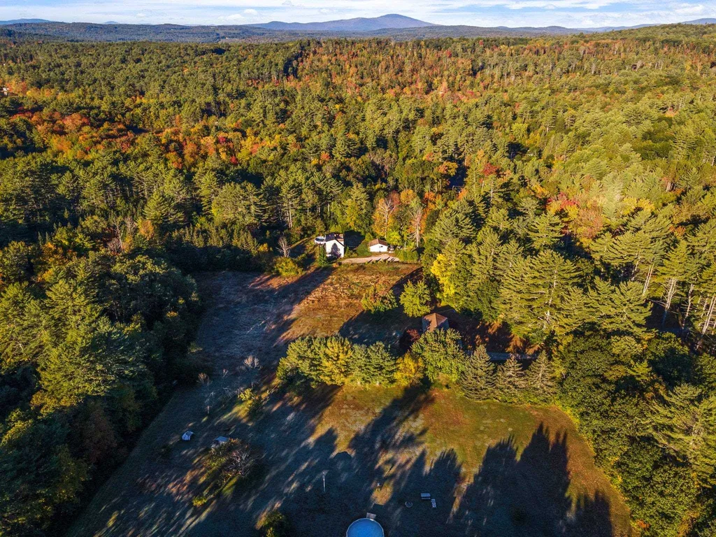 30 Sandogardy Pond Road Northfield NH 03276