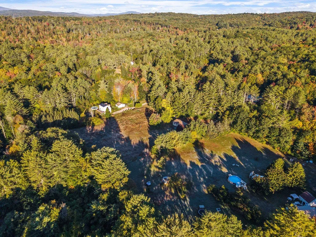30 Sandogardy Pond Road Northfield NH 03276