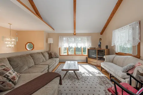 67 North Road Danbury NH 03230