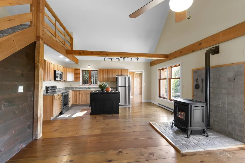 81 Garney Road Brookfield NH 03872