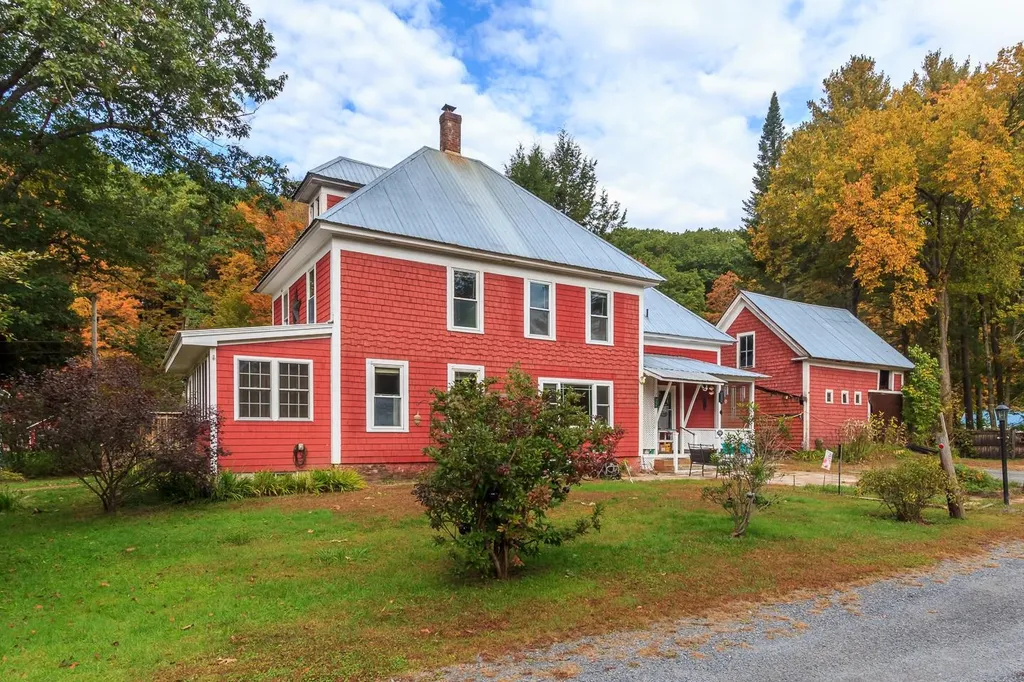 11 Walker Lane Claremont NH 03743