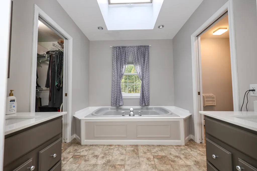 6 Mercier Court Goffstown NH 03045