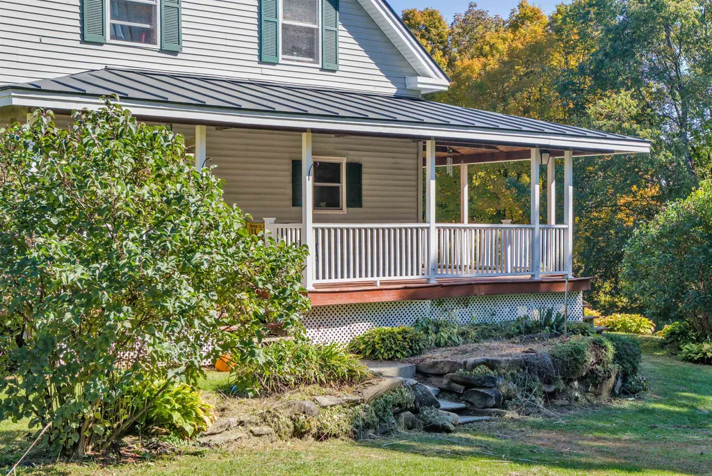 222 Monarch Hill Road Tunbridge VT 05077-9628