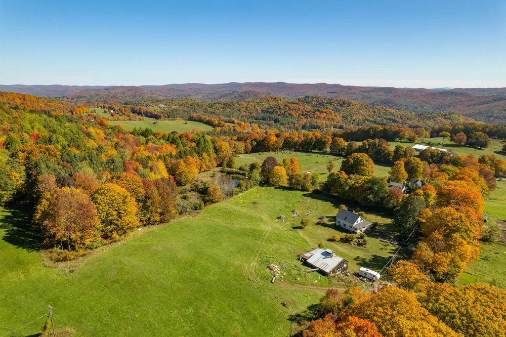 222 Monarch Hill Road Tunbridge VT 05077-9628