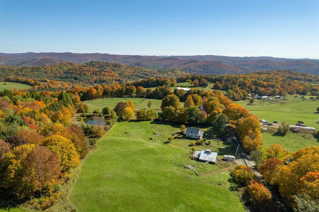 222 Monarch Hill Road Tunbridge VT 05077-9628