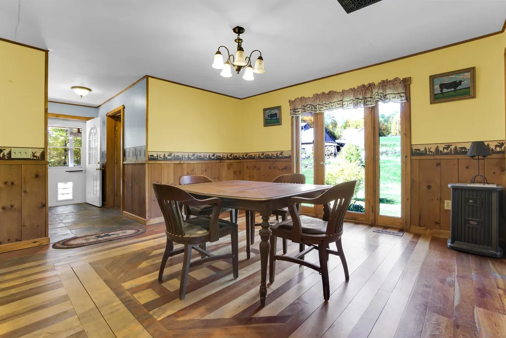 222 Monarch Hill Road Tunbridge VT 05077-9628
