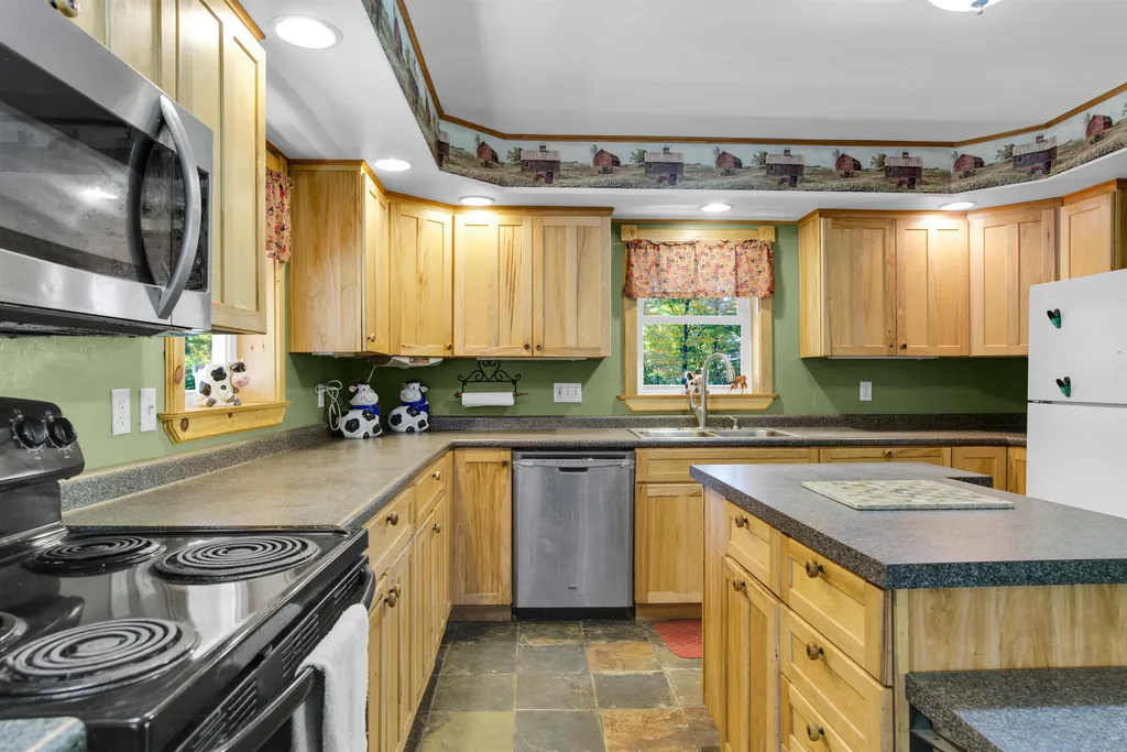 222 Monarch Hill Road Tunbridge VT 05077-9628